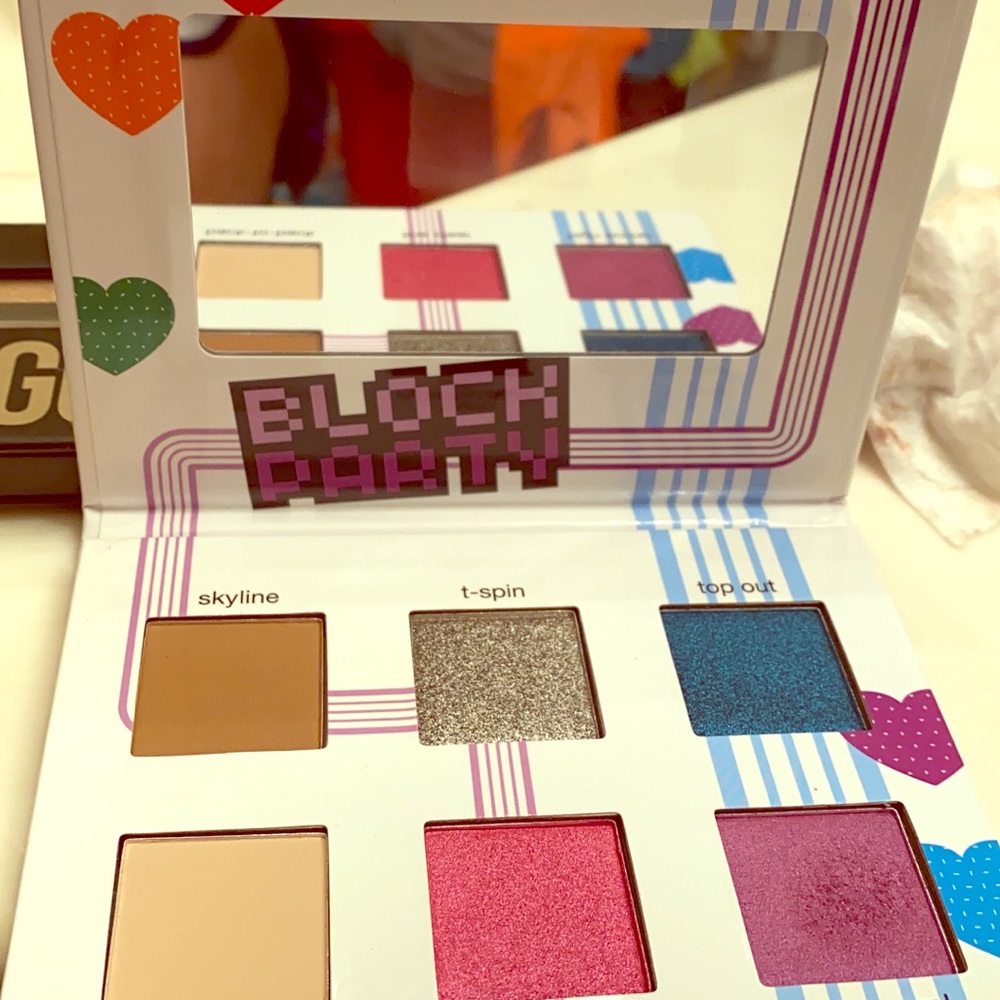 Eyeshadow palette